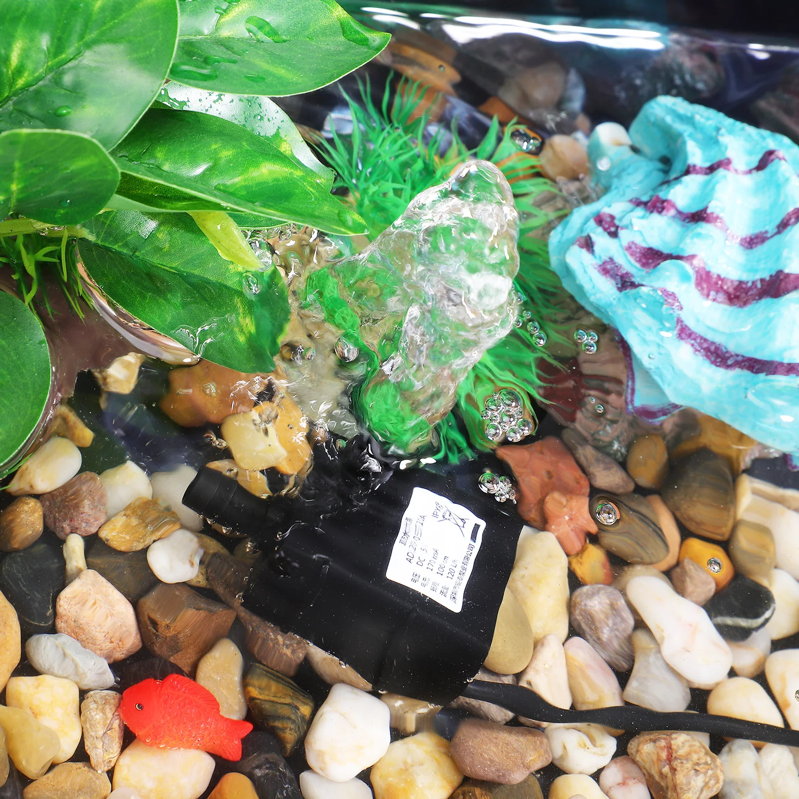 

Small Submersible USB Fish Tank Aquarium Circulation Black Mini Fountain Compact Portable Powerful Suction Versatile Use Quiet