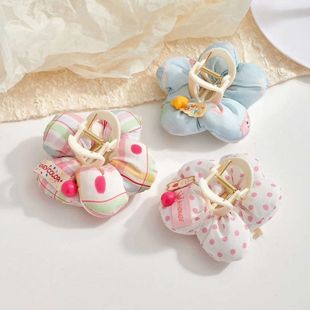 Neue Blume Puff Haarspange Stoff Shaggy 3D Blume Grip Clip Rosa Farbe Haarschmuck Haarschmuck