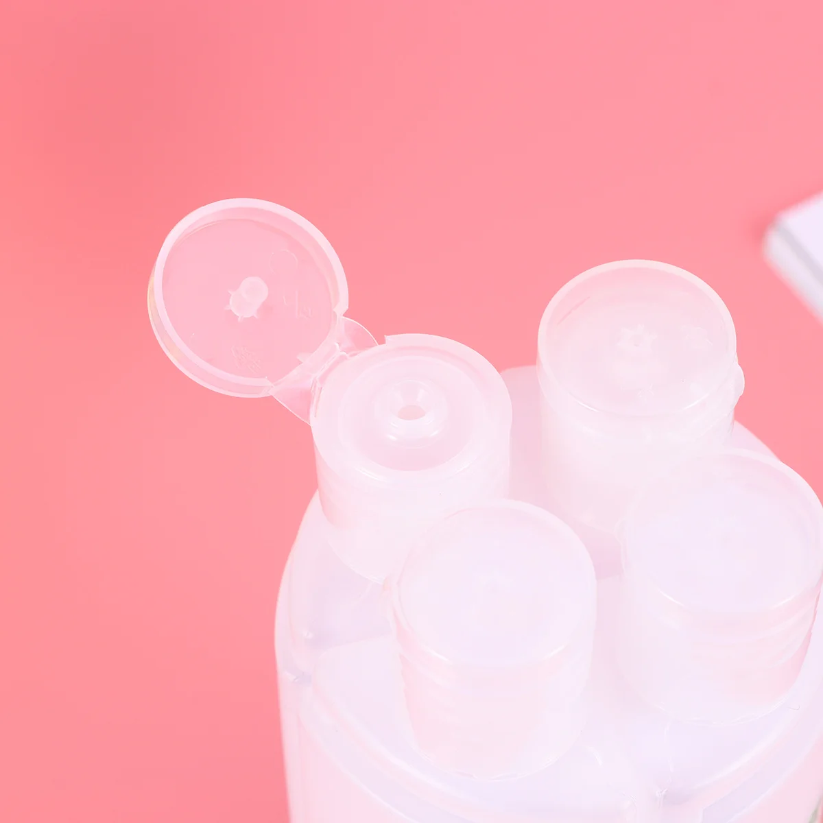 

1Pcs 60Ml 4-in-1 Travel Bottle Set PP Material Leakproof Dispensers for Liquid Lotion Cream Camping Trip Essentials