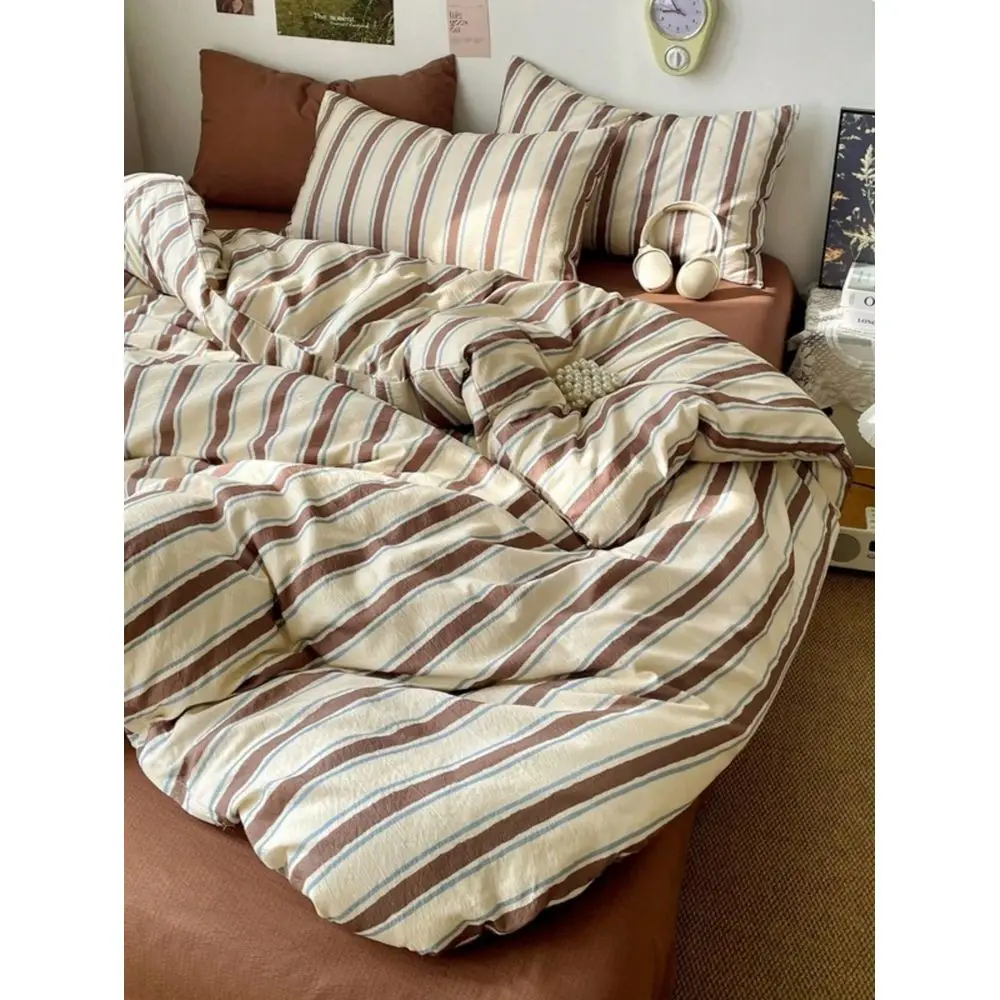 

Polyester Minimalist Retro Printed Bedding Set, Suitable For Boys Girls Dorm, Zipper Closure, All Season, Soft Breathable, Fit