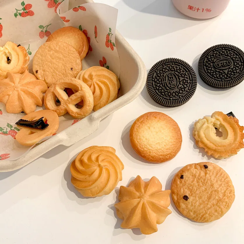 Simulation Cookies Side Clip Hair Rope Oreo Food Side Clip Interesting Fun Quirky Dry Duckbill Clip Women Girl Jewelry Gifts