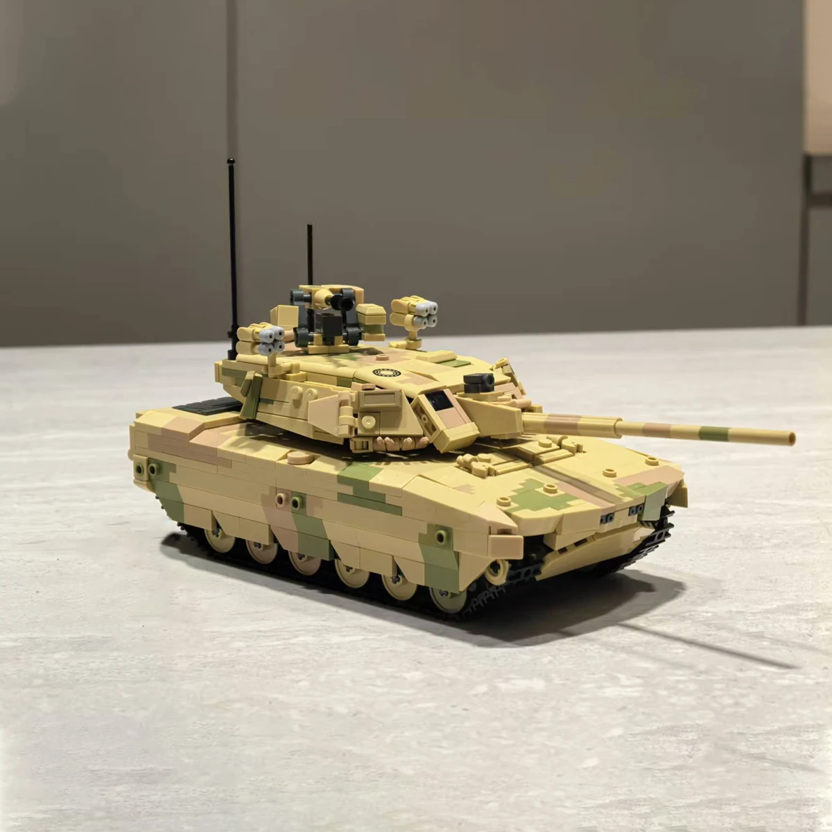 Military Series Type 100 Main Battle Tank Building Block WW2 Land Combat Vehicle Model Bricks Toys For Kid Birthday Gift MOC