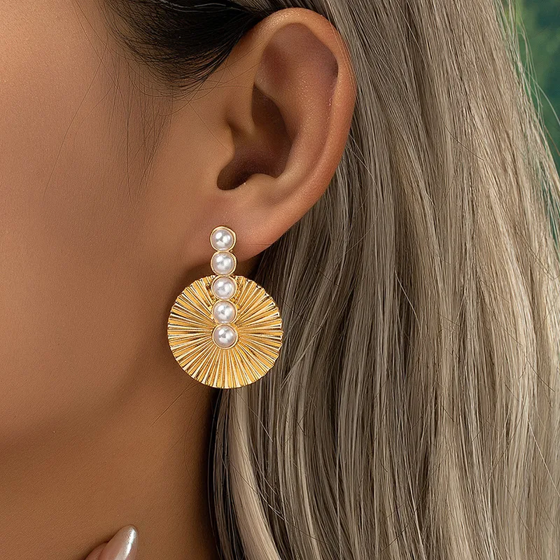 Alloy Electroplating Trend Earrings for Women Geometry Advanced Sense Inlaid with Pearl Round Shape Vintage Piercing Jewellery image 2