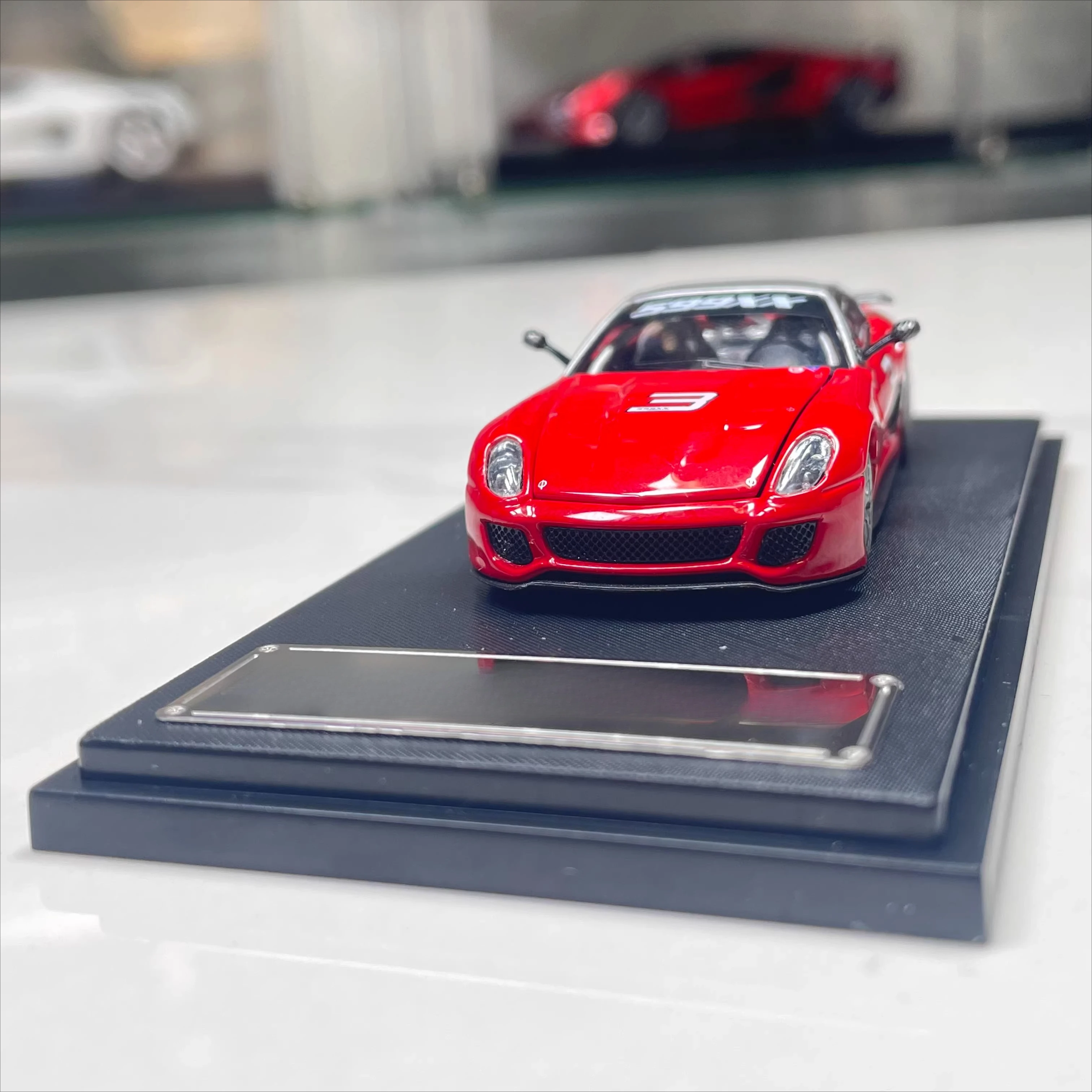 FOR 599XX Prancing Horse car model 1:64 Alloy material ornaments，for festival gifts collection, display and appreciation