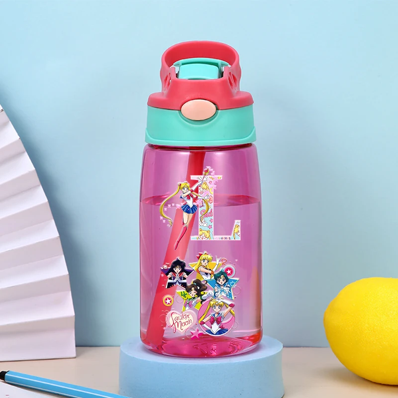 Botella de agua Sailor Moon con pajita, gran capacidad, taza de plástico portátil, diseño de anime con letras de la A a la Z, linda taza deportiva con pajita, botella de agua, regalo.