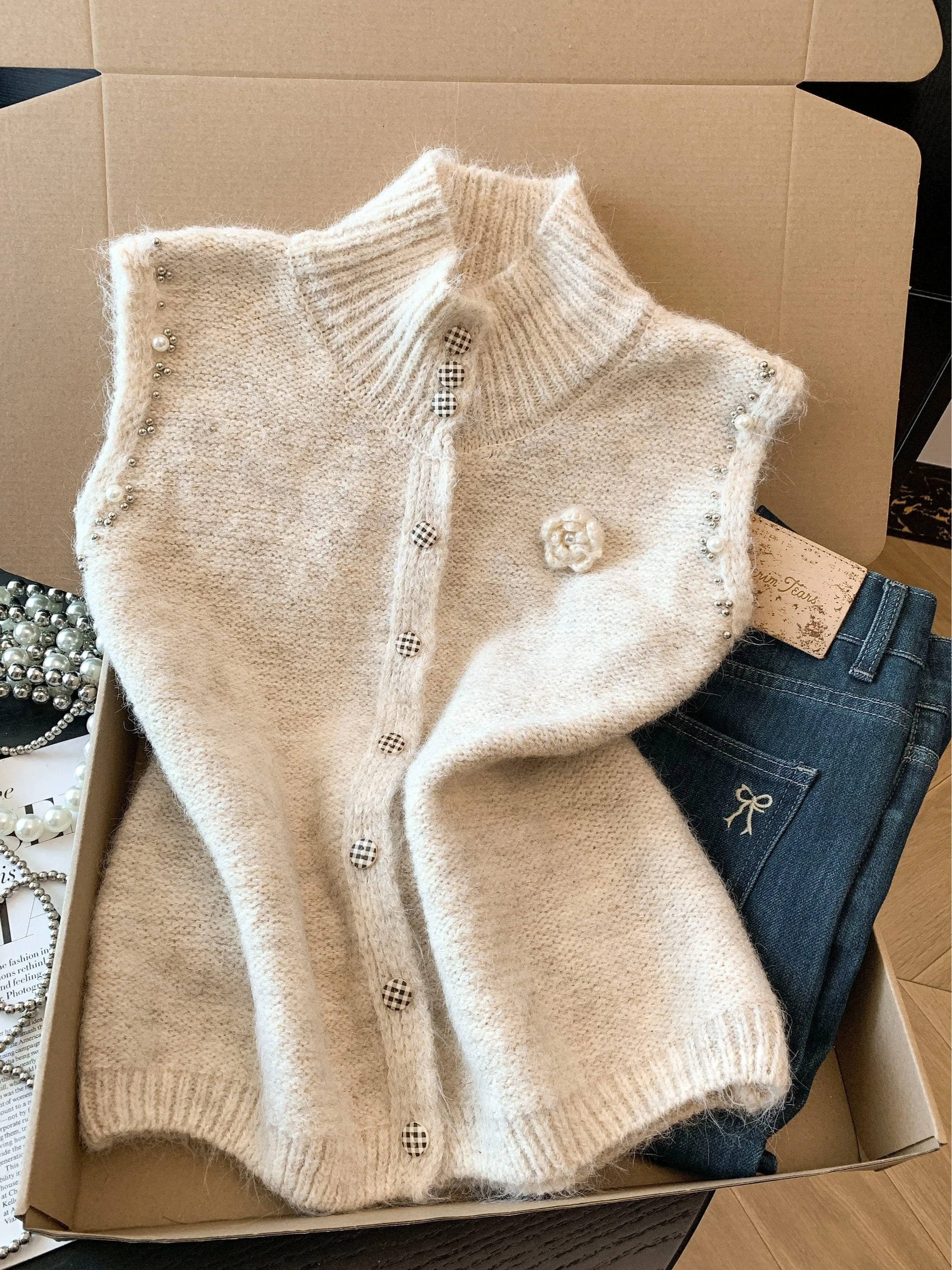 

Французский вязаный жилет-топ для женщин с 3D-цветочным декором, универсальный, для многослойных образов, весенний сезон, полиэстер