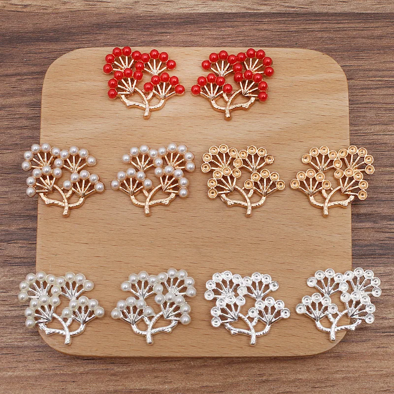 BoYuTe (50 Pieces/Lot) 25*25mm Pine Tree Leaves Branch Alloy Materials DIY Hand Made Jewelry Accessories