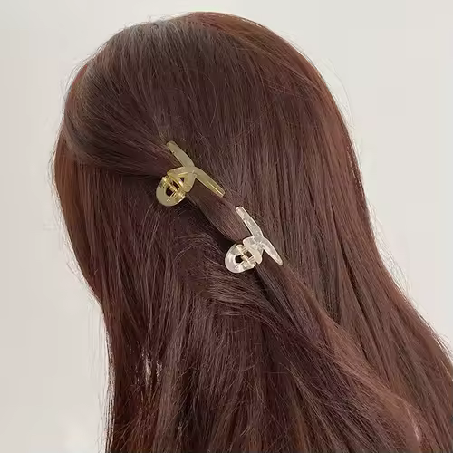 4pcs mini cute claw clip small girl hair claw semi transparent bangs side clip small shark clip women's hair accessory - Image 4