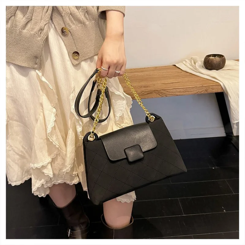 

Luxury Women's Shoulder Bag Made Of Dahlia-Patterned Leather Featuring Trendy Paris Casual Daily Style​