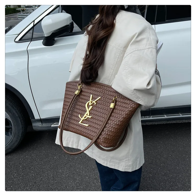 ​ ​ Bolsa de ombro de grande capacidade para mulheres 2025 nova, espaçosa bolsa de trabalho de couro PU e bolsa crossbody com zíper para escritório ​