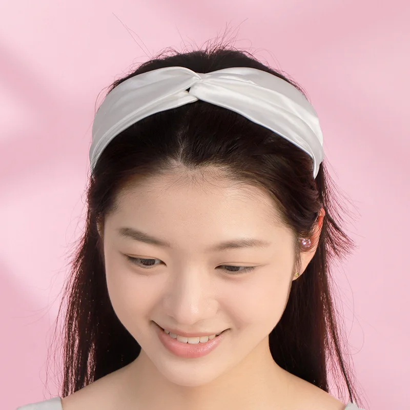 4 Pieces, Ease Fatigue Sleep Blackout Eye Mask, Fashion Silk Headband, Sweet Sweet Scrunchie, High Class Silk Bundle Pocket