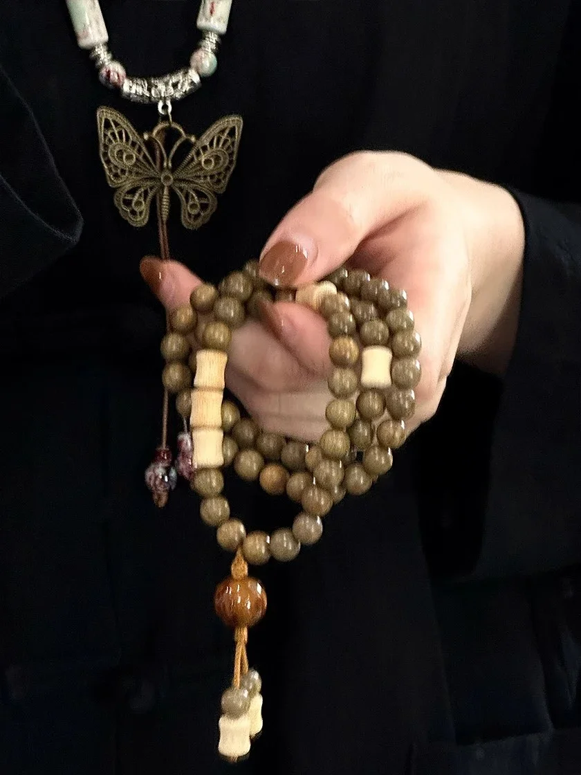 Chinese style green sandalwood multi circle bodhisattva bracelet with handheld prayer beads and playing accessories