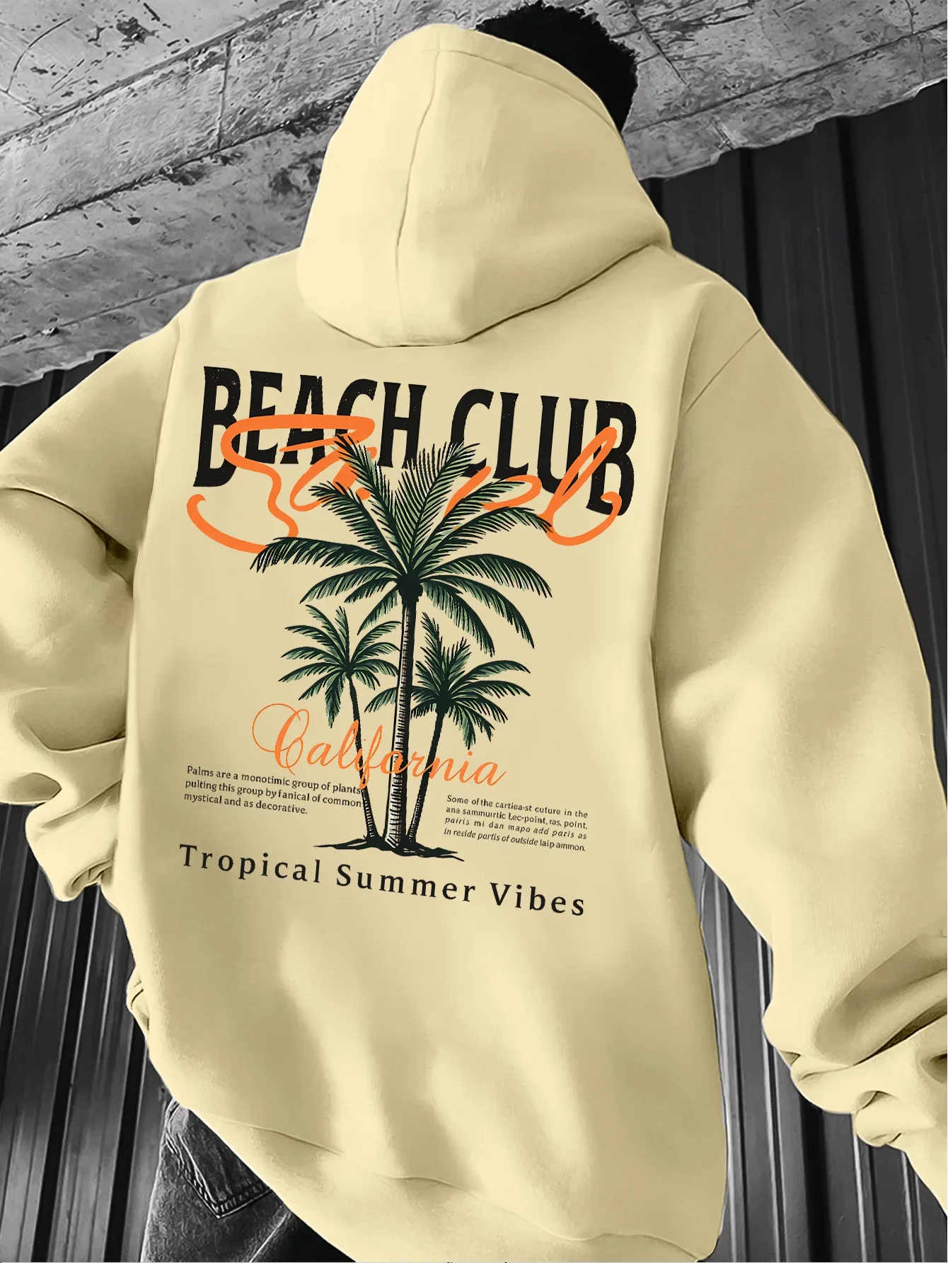 A Casual Men's Vintage Coconut Tree Print Loose-fitting Hooded Sweater for Autumn Winter, Suitable for Daily Sportswear Outfits.