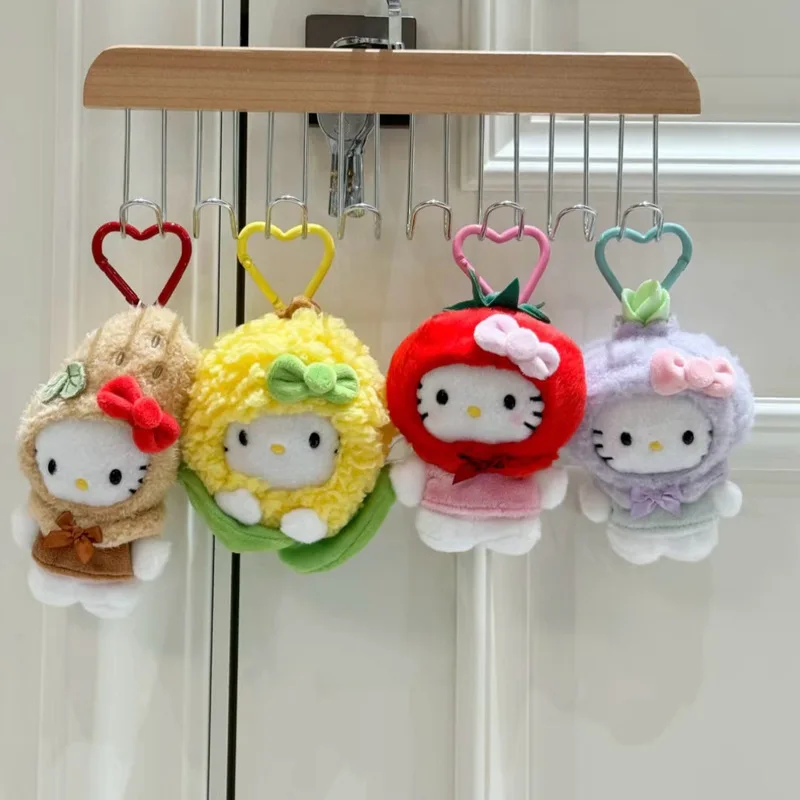Sanrio อะนิเมะอุปกรณ์ต่อพ่วง Hello Kitty ชุดผักพวงกุญแจจี้น่ารักสาวมะเขือเทศ Hello Kitty กระเป๋าเป้สะพายหลังจี้สาวของขวัญ