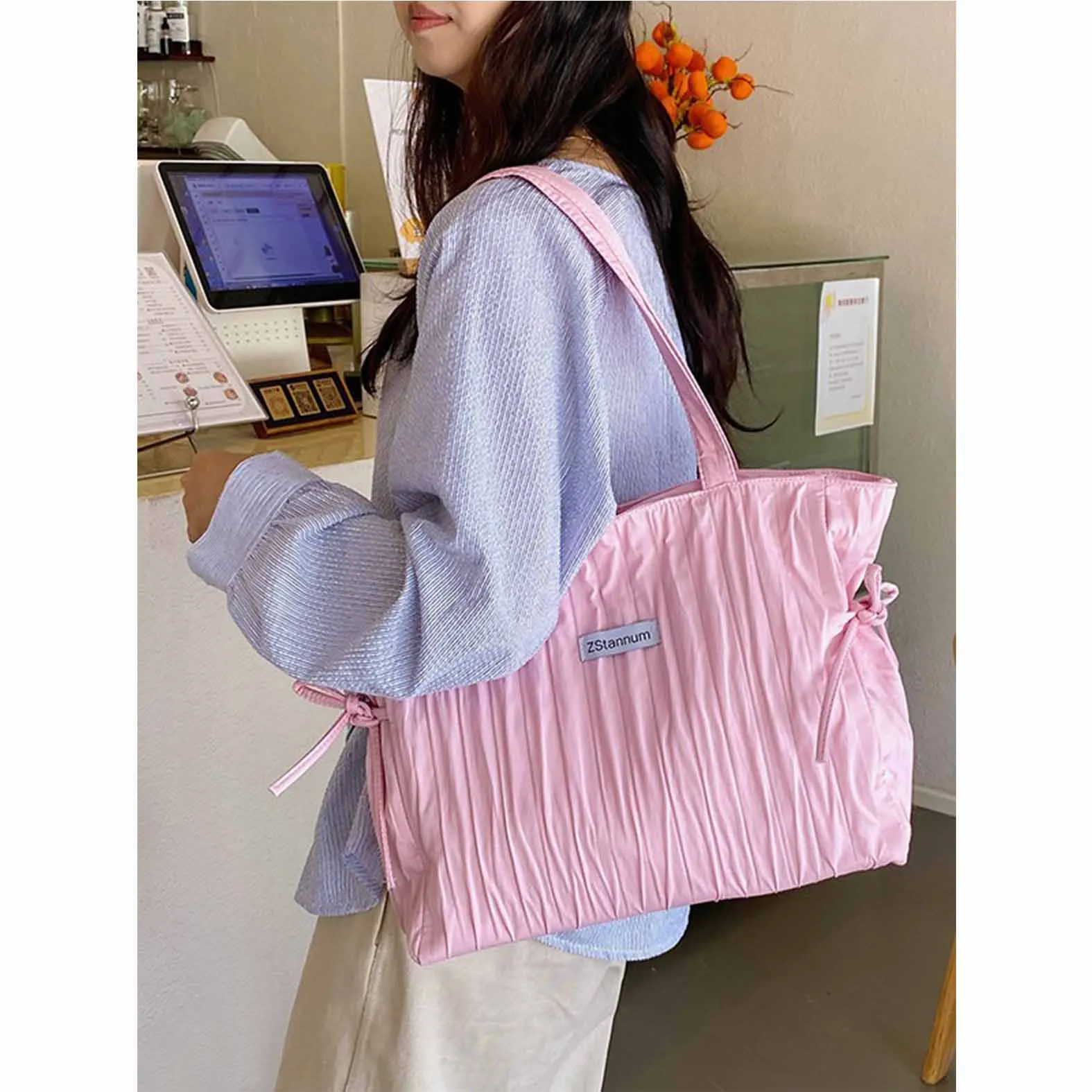 

Korean fashion casual canvas bag women 2025 new style stylish pleated tote bag versatile large capacity shoulder bag