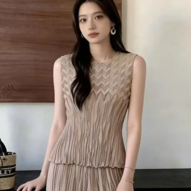 Miyake Striped Pleated T-Shirt Plisse 2026 Summer New 3D Sleeveless Pleats Patchwork Solid Color Fashion Age-Reducing Top Women