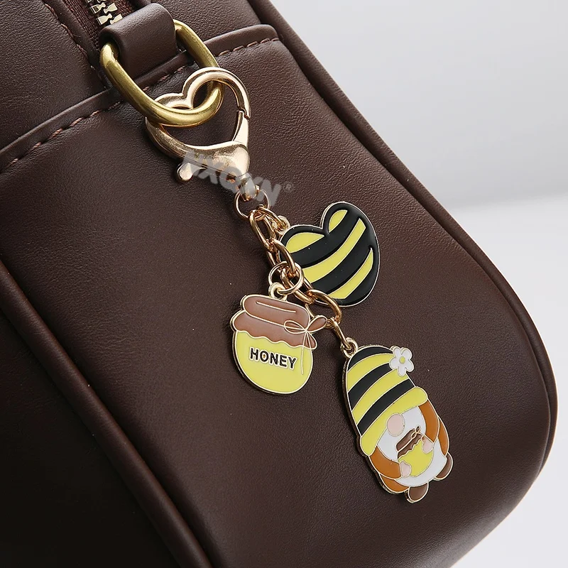 1 Buah Gantungan Kunci Enamel Bunga Hati Orang Tua Berjanggut Putih Lebah Lucu Kartun Gantungan Kunci Hadiah Bagus Buatan Tangan Lebah Madu Indah untuk Teman