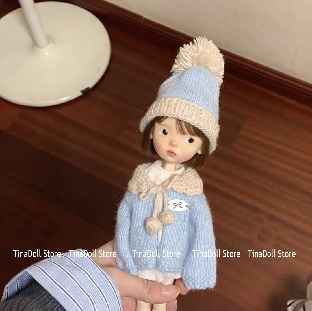 （TinaDoll Store) Knitted sweater Landoudou/blythe 2pcs Clothes set (hat/sweater) for Landazz Landoudou/Blythe/ob22/ob24 Doll