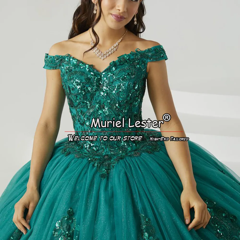 Abiti Quinceanera verde scintillante Appliques scollo a V dolce 16 abito abito da ballo Off spalla Lace-Up Vestidos De 15 asenos quinceainer