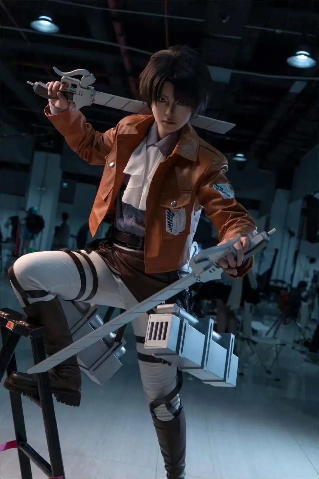 

Аниме-костюм Эрена: 3D-модель снаряжения Микаса, реквизит для косплея, меч и оружие «Гром», аксессуары для Хэллоуина, Рождества и тематических вечеринок