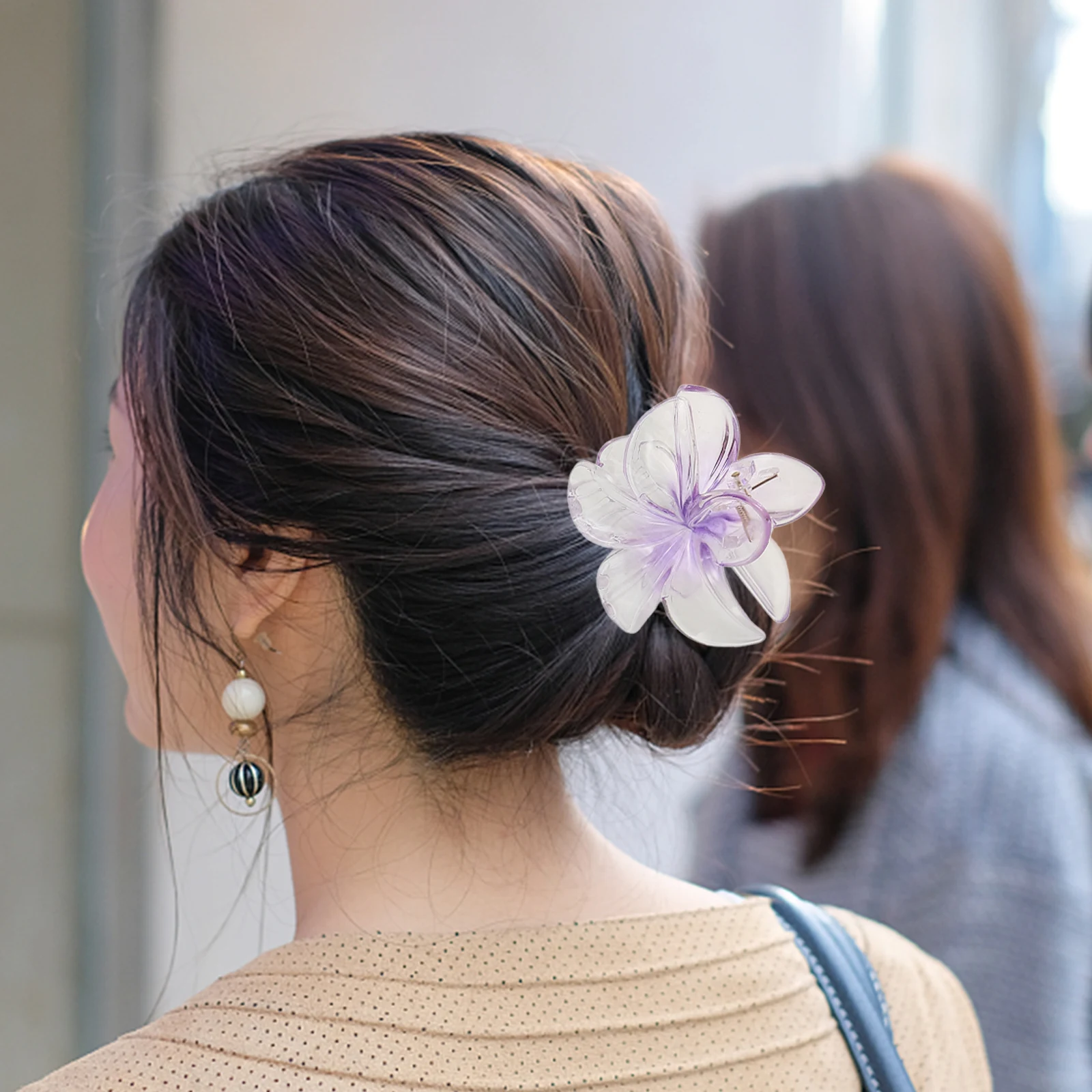 

4pcs Flower Hair Clips Colorful Plumeria Claw Clips for Women Strong Hold Hair Accessories for Beach and Vacation Use