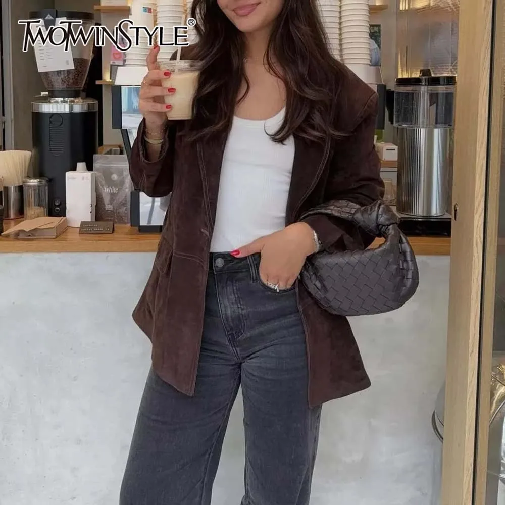 TWOTWINSTYLE Giacca in pelle scamosciata mallard retrò sottile per donna Colletto dentellato Manica lunga Cappotto con bottoni Pathwork Abbigliamento invernale femminile