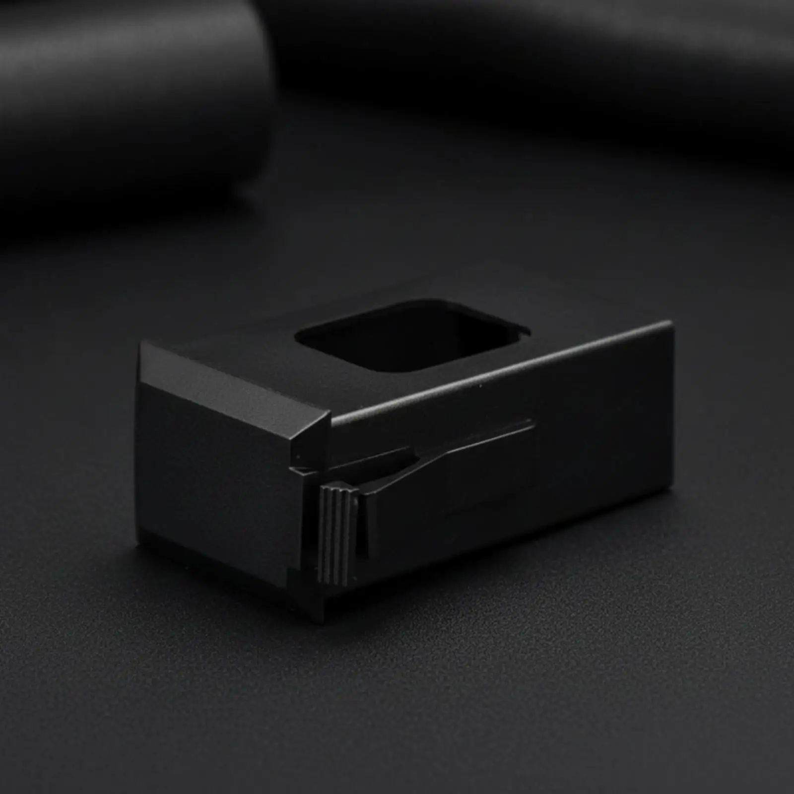 Plastic Guitar Pickup Battery Compartment with Shielded Cover for Active System 7545R Power Supply