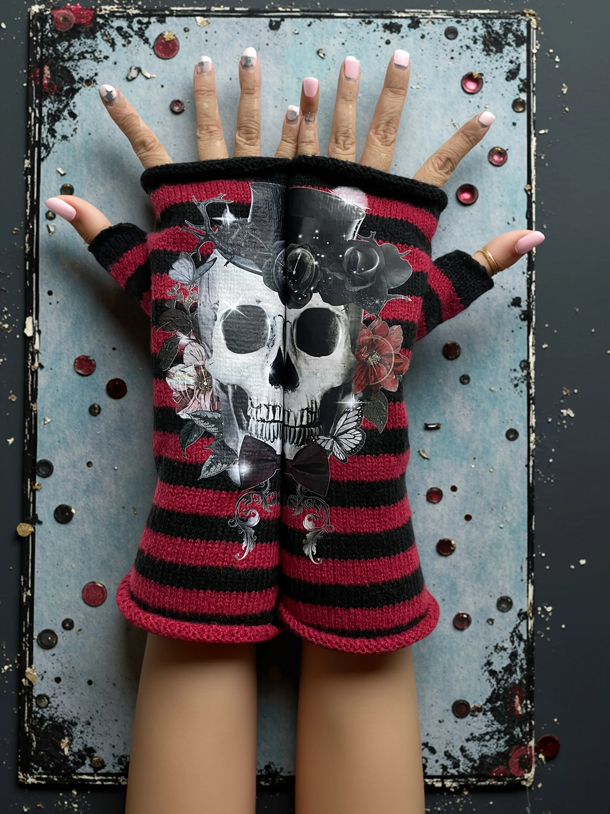 

Halloween striped skull top hat and gloves in black and white/black and red arm warmers
