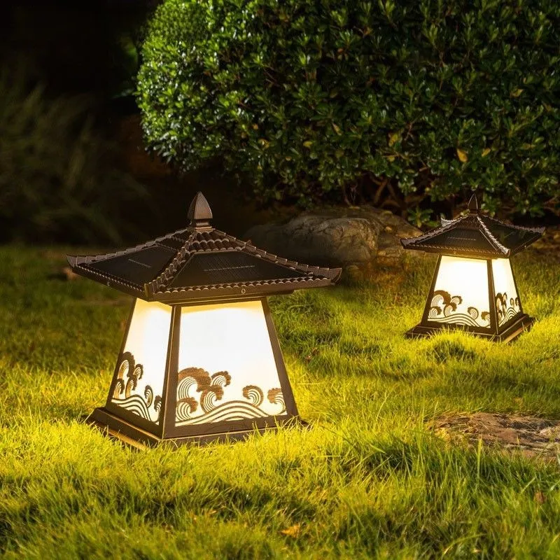 Solar Powered European Style Lamp Outdoor Waterproof Decoration Courtyard Outdoor Lawn Grassland Villa Wall Pillar Headlight