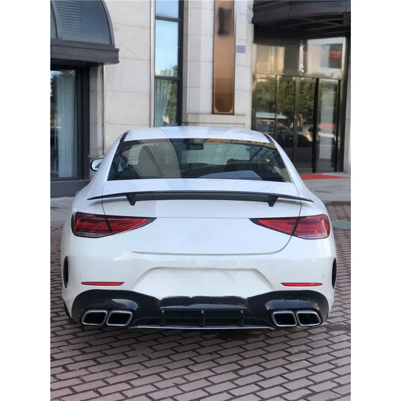 

Комплект обвеса CLS: обновленный бампер, боковые пороги, диффузор, расширители колесных арок, выхлопная система в стиле GT63