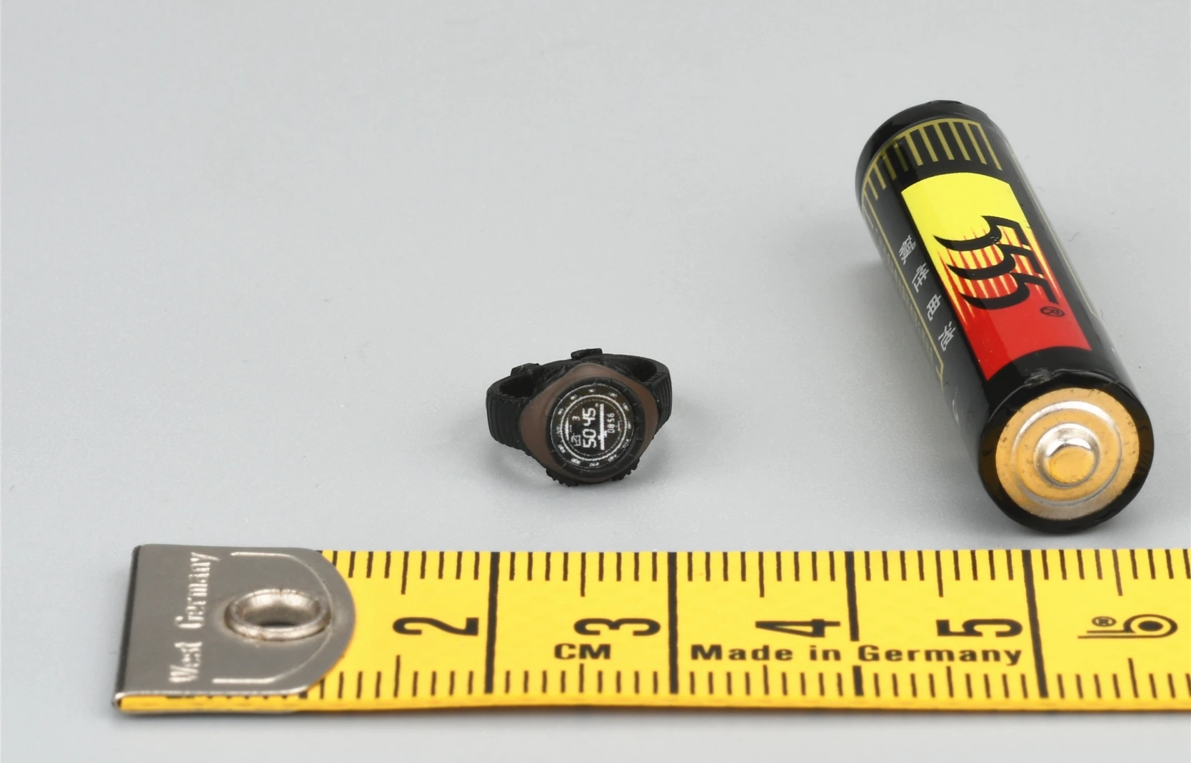 

Модель часов «солдат» DAM 78095 1/6 для русского Gunner 12 дюймов