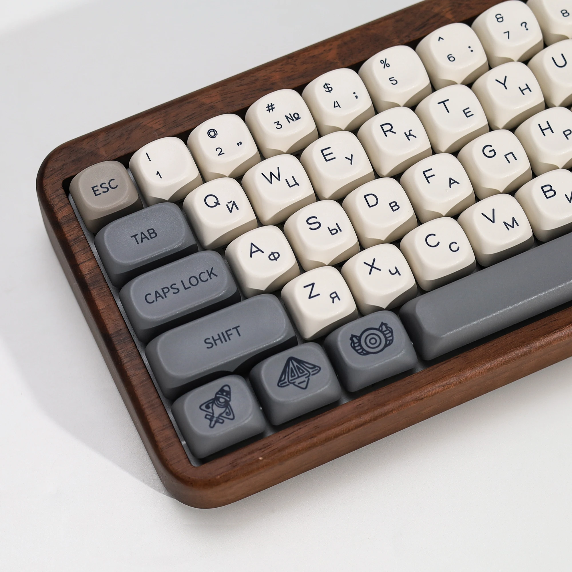 KBDiy Russische Tastenkappen Retro Vision Theme KOA MOA Profil PBT ISO MAC Tastenkappen Maßanfertigung für MX-Schalter 60 Gaming Mechanische Tastatur – Detail 18