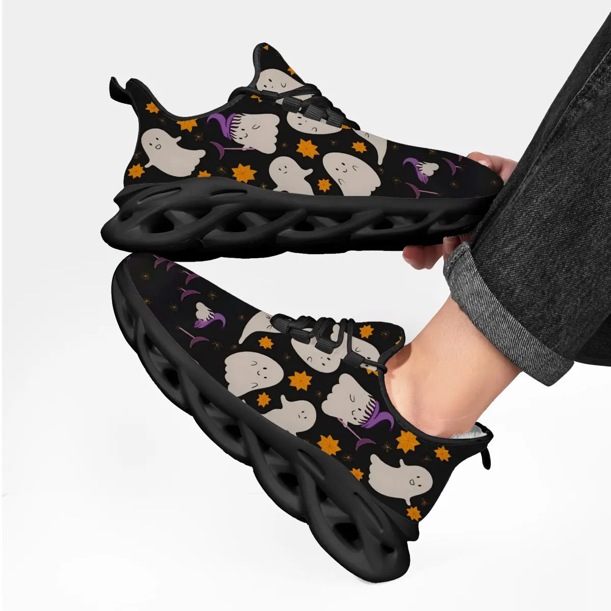 新しいファッショナブルなロートップカラーブロッキングハロウィーンファッションポルカドットグラデーションプリントダークホラースタイルカジュアルスニーカー