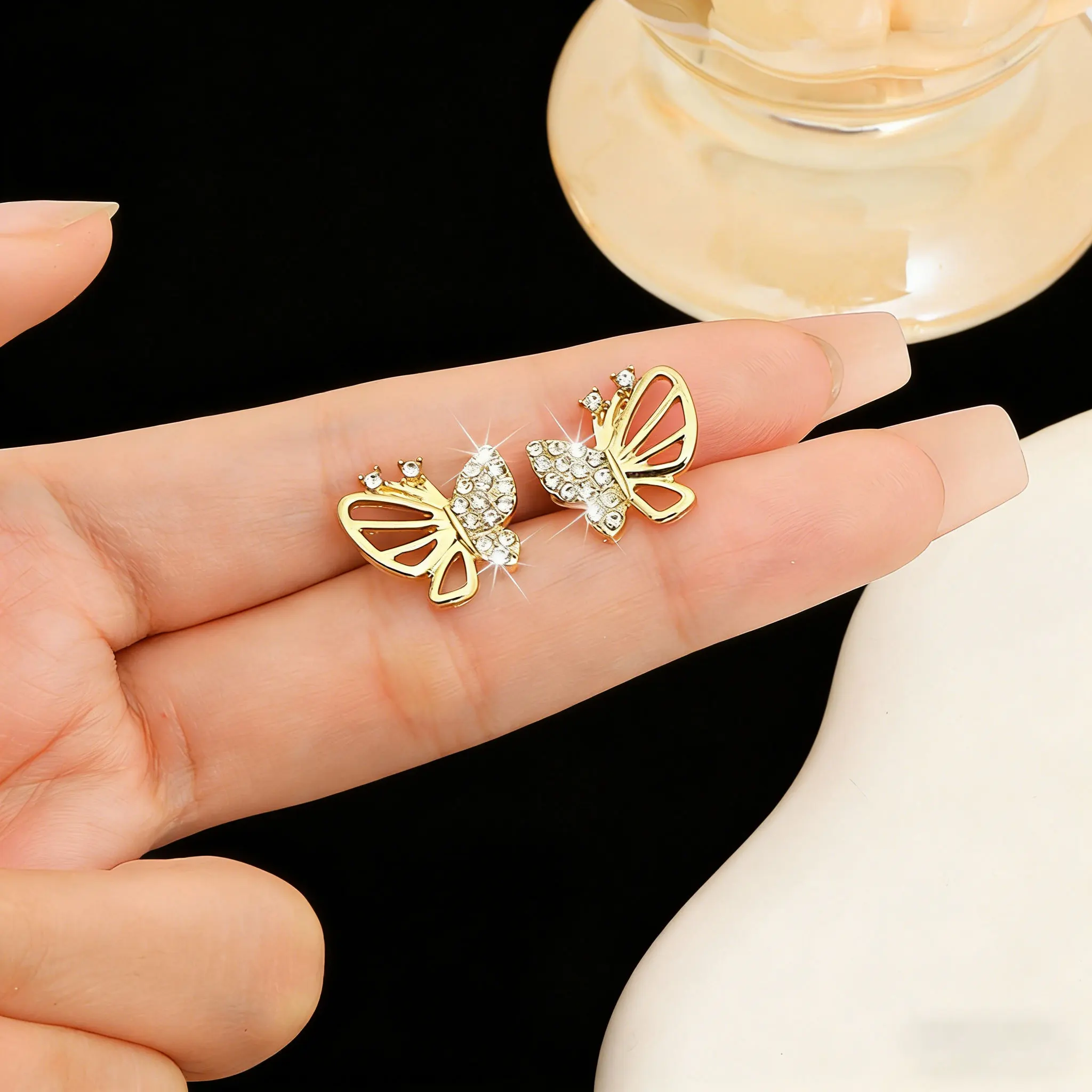 

Versatile Butterfly Earrings Simple Fashionable Women Daily Party Gift