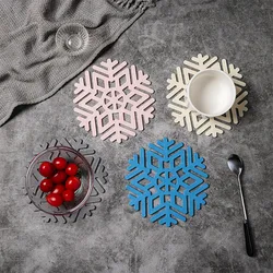 1PCS Snowflake Silicone Coaster Heat Insulation and Anti-skidding Skeleton Cup Mat Coffee Drink Hot Pad Kitchen Placemat Decor