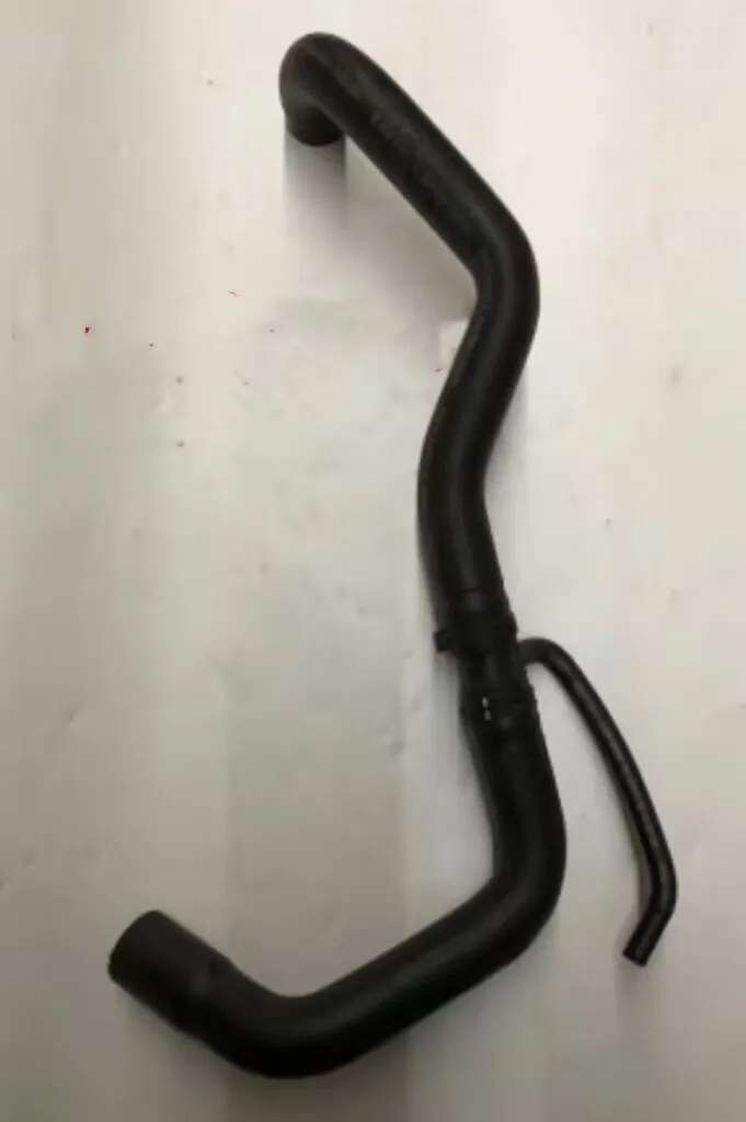 

1pcs) Radiator water pipe rubber hose for Chinese SAIC ROEWE RX5 HS GS 2.0T Engine Auto car motor parts 10220772