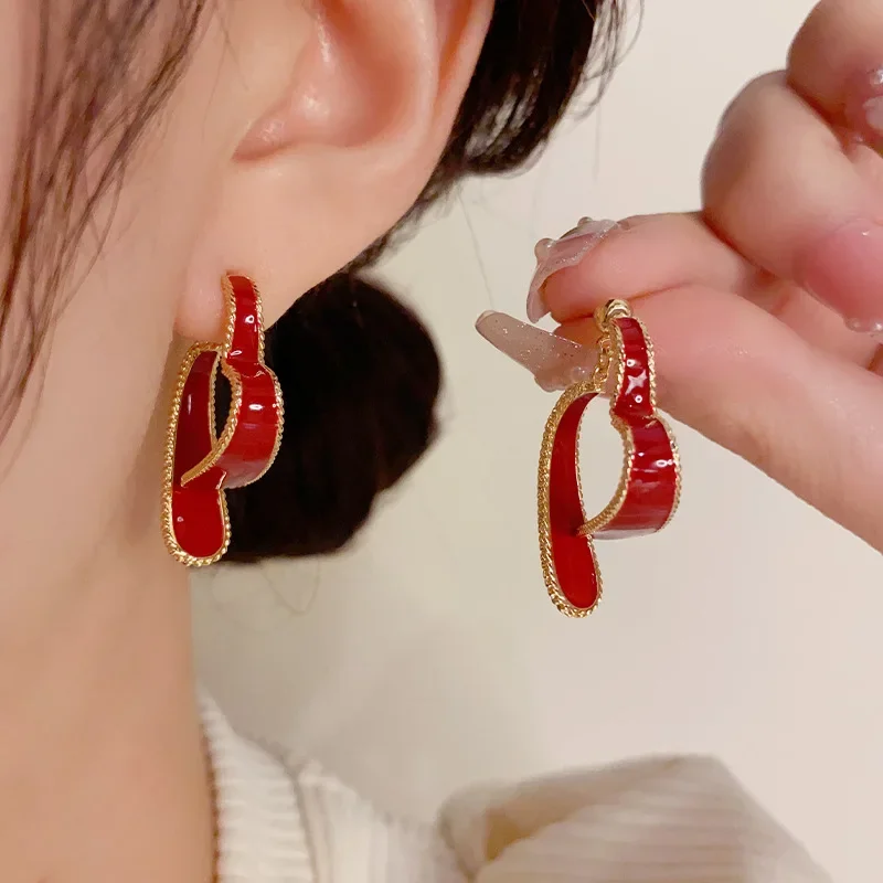 Simple and Fashionable Heart Red Oil Drop Earrings Wear s925 Silver Needles Before After High-end Ear Accessories