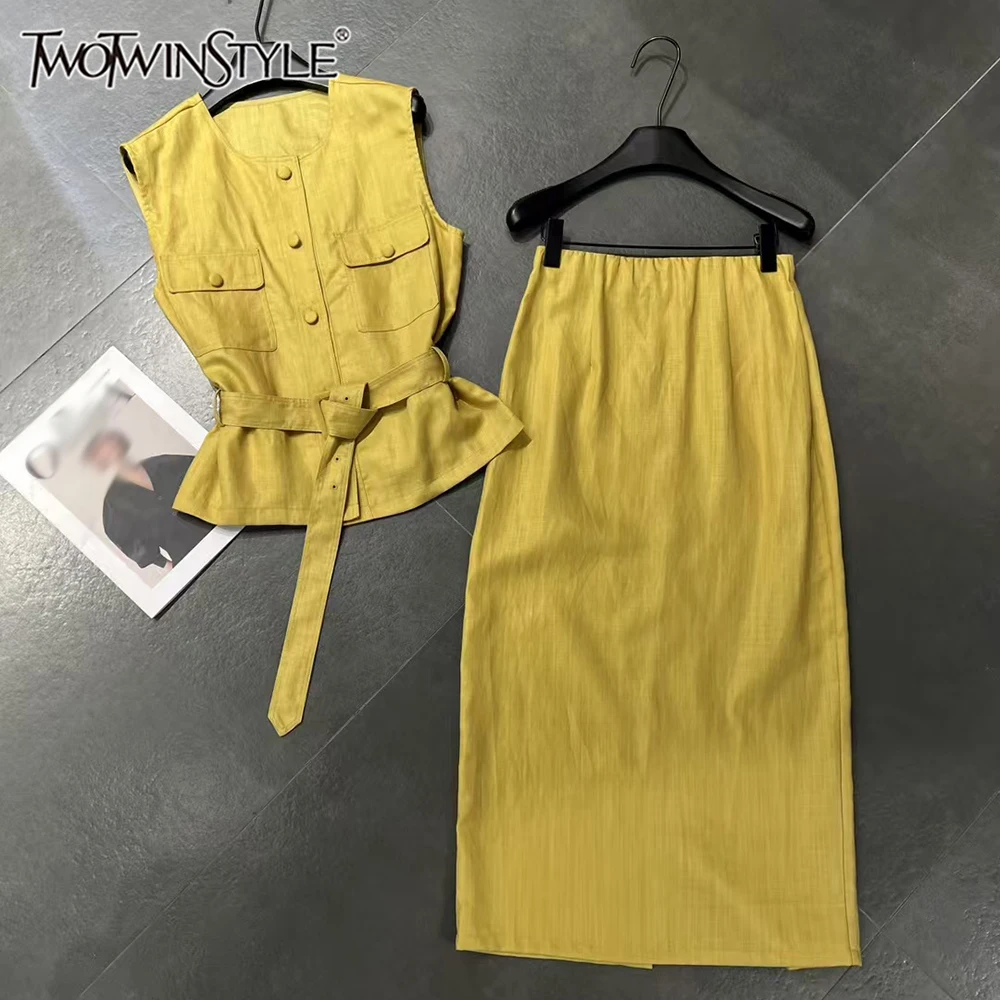 

TWOTWINSTYLE Designer Two Piece Sets For Women Round Neck Sleeveless Top High Waist Long Skirt Casual Set Female New KSE537533