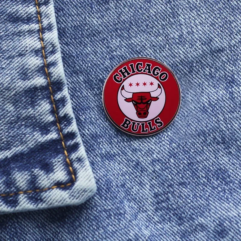Эмалированный значок с логотипом баскетбольной команды Чикаго, украшение для рюкзака, ювелирные изделия