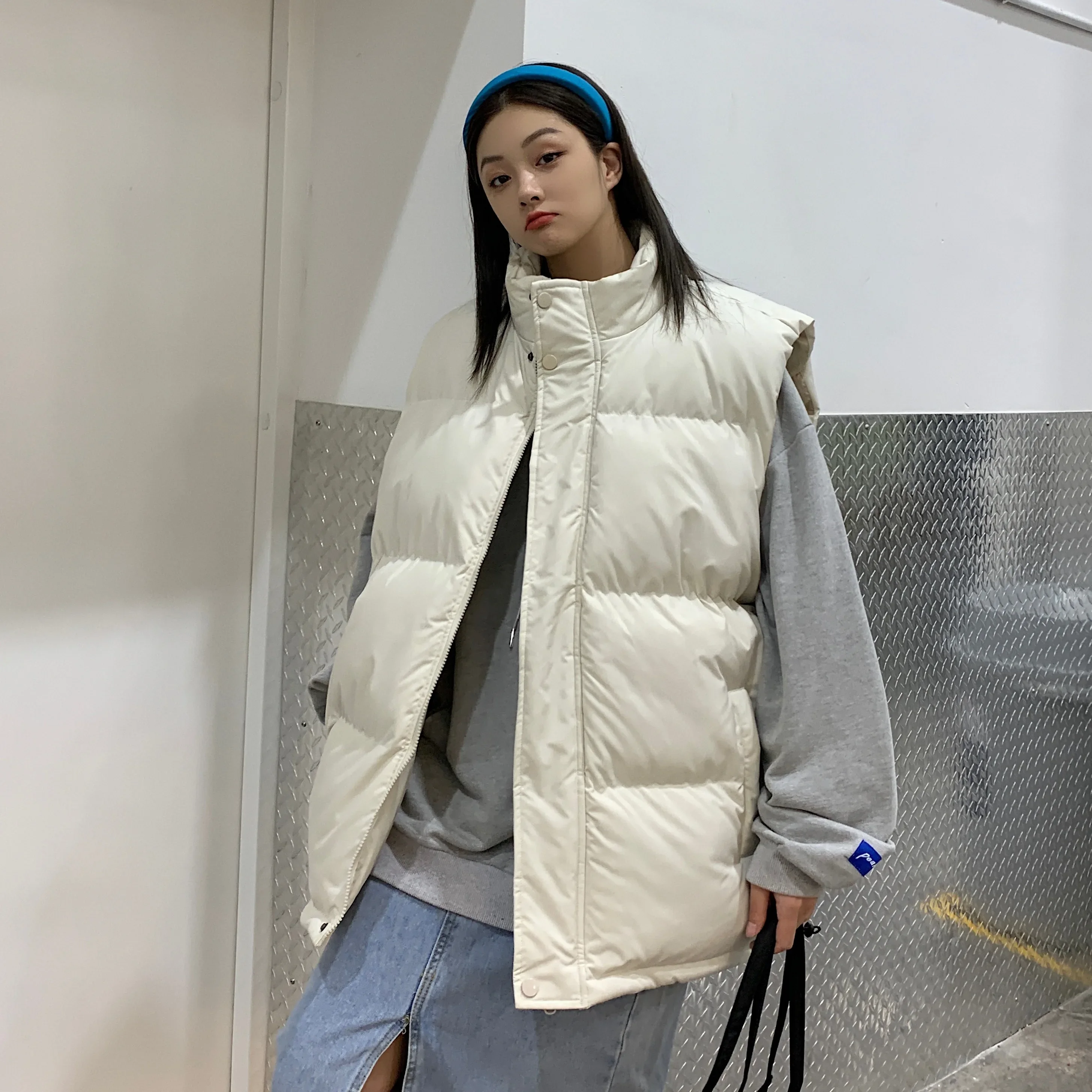 2026 Winter Warm Men's Jacket Sleeveless Zipper Vest Solid Color Casual Vests Cotton-Padded Thickened Stand Collar Wear Outside