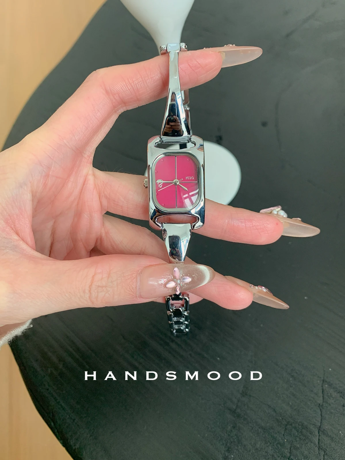 Raspberry Red Exquisite Design Bracelet Watch, High-End Casual Versatile Women's Watch, Fashionable Quartz Wristwatch