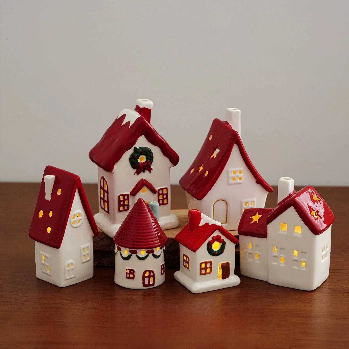 Holiday ceramic small house ornament red and white colored window home ornament ambient light scene arrangement