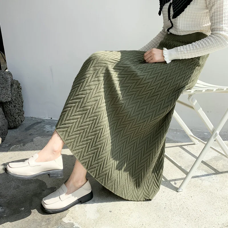 

Knitted Half Skirt for Women with A Drooping Feeling and A Long A-line High Waisted Slim Woolen Skirt E1948