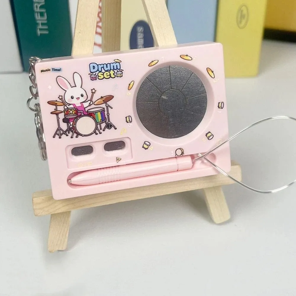 Compact Portable Size Music Instrument Keychain Smooth Sturdy Plastic Lightweight Electronic Piano Keychain Drop-Resistant