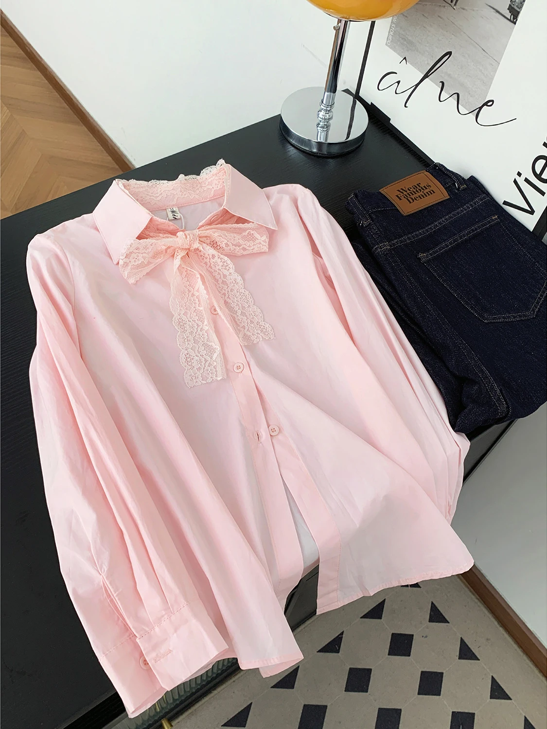 Camisa de Mujer con Cuello de Encaje y Lazo, Manga Larga, Estilo Dulce, Nueva Colección de Primavera, Tela Suave, Producción China