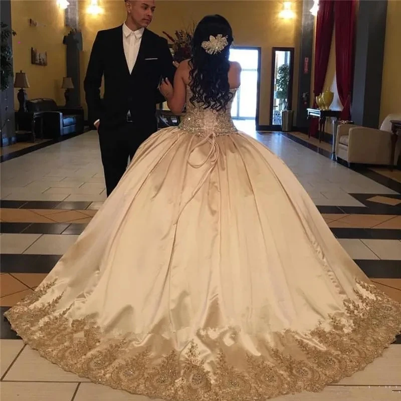 แชมเปญหรูลูกไม้หวาน 16 Quinceanera ชุด 2025 ชุดบอลคริสตัลซาติน Masquerade Vestidos 15 Anos พรหม Gowns ปรับแต่ง