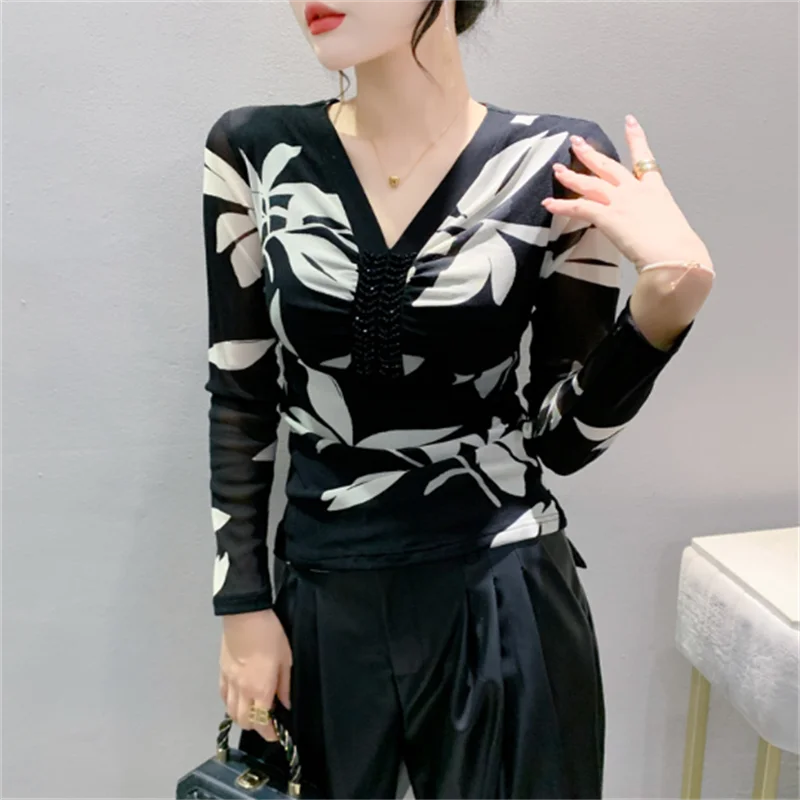 

V-neck Tshirt For Women T-shirt Mesh Base Top Thin Blouse Black White Printed T-shirt Autumn Woman Clothes Female Tees Tops