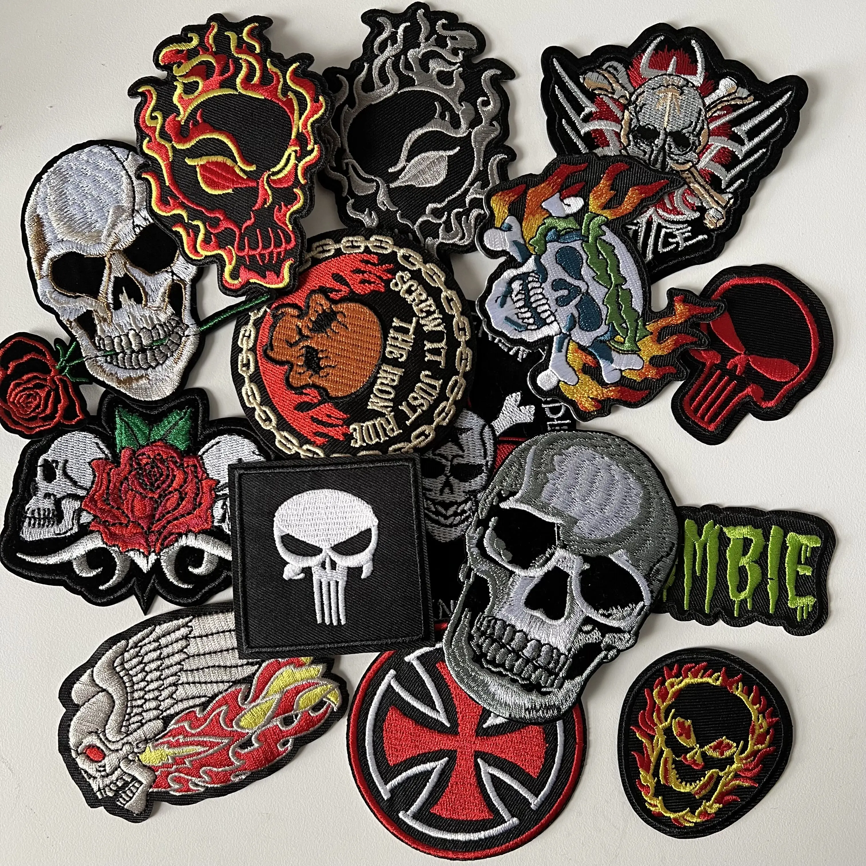 A puck skull Patch Badges Embroidered Applique Sewing Iron On Badge Clothes Garment Apparel Accessories