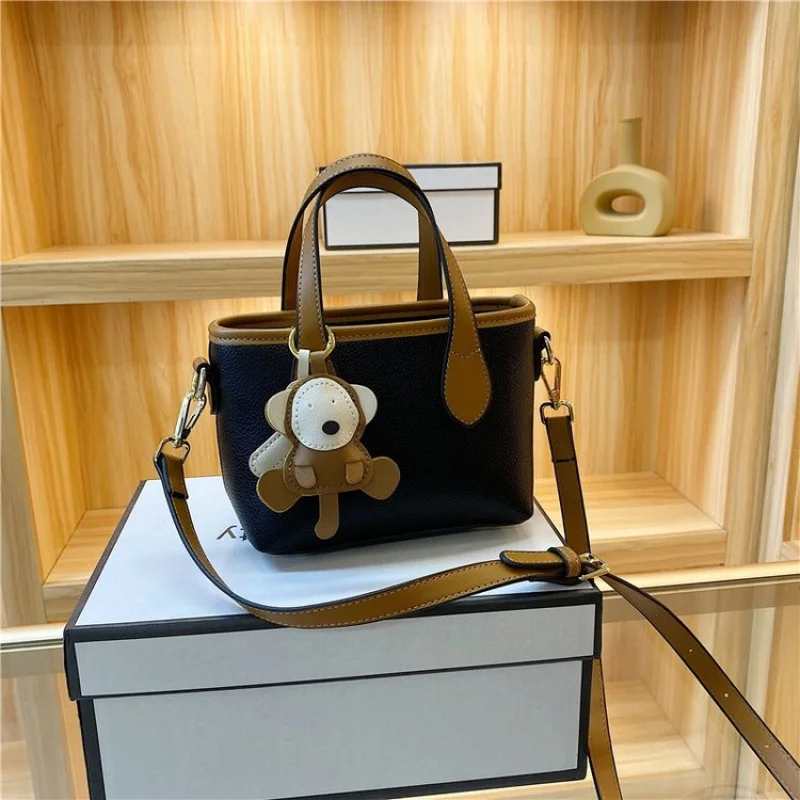 

Luxury Gym Duffel Bag For Women Designer Inspired Sporty Chic Tote For Active Lifestyles And Weekend Getaways