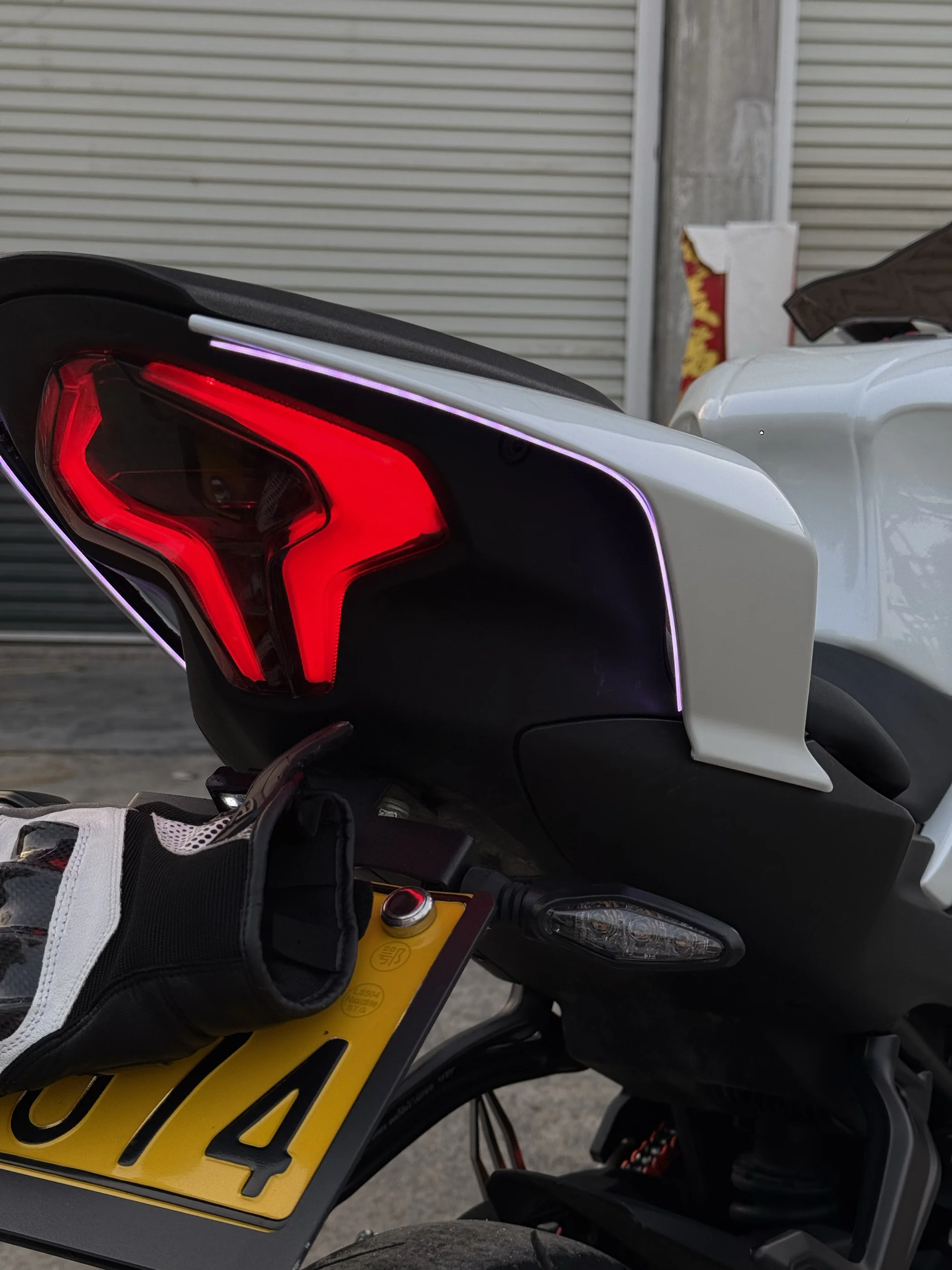 ل CFMOTO 450SR 450 SR SRS CF400-6-9 دراجة نارية الذيل ضوء الخلفية مؤشر LED مصباح لتجميع الضوء الخلفي 2025 #2